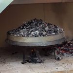 Fertig geschlossen und mit Glut bestückt Fertig geschlossen und mit Glut bestückt